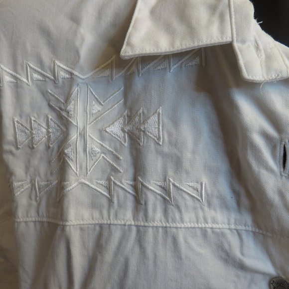 Mid-West Garment Co: White Ladies Western Shirt - Picture 2 of 6